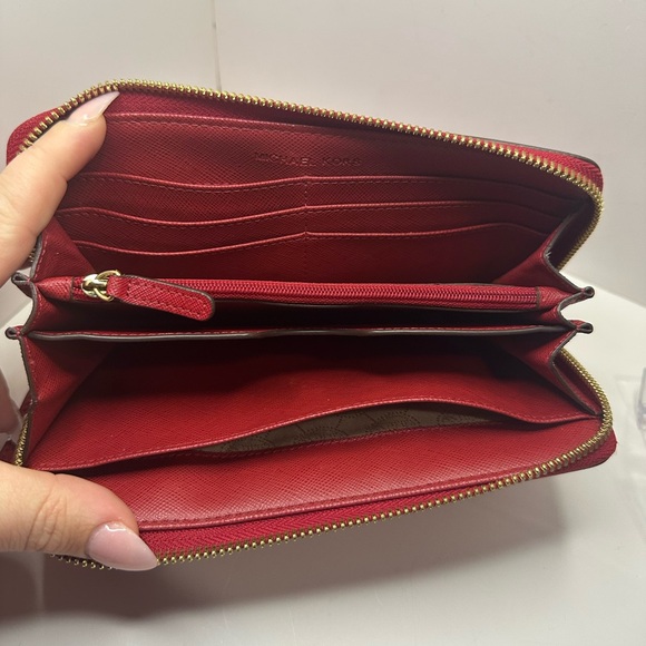 Michael Kors EUC Red Saffiano Leather Jet Set Wallet With Wrist Strap - Picture 11 of 16